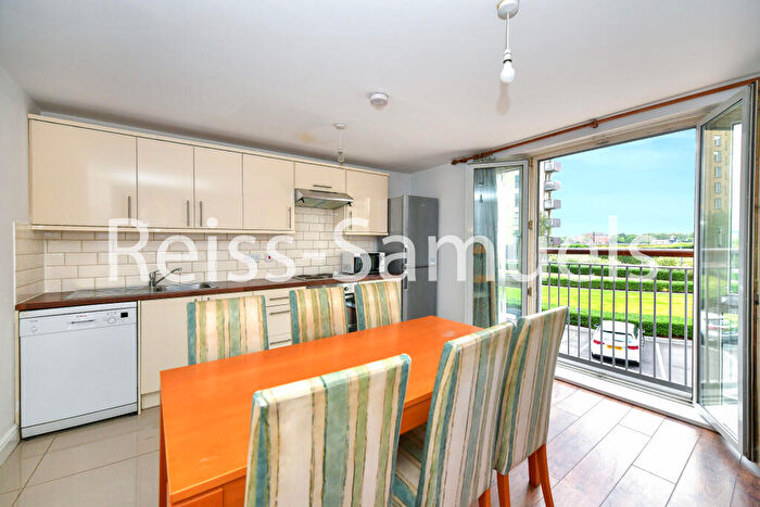 3 Bedroom Apartment To Rent In Franklin Building, Westferry Road, Tower Hamlets, London, E14