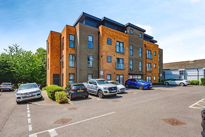 2 Bedroom Apartment For Sale In Ebberns Road, Hemel Hempstead, HP3