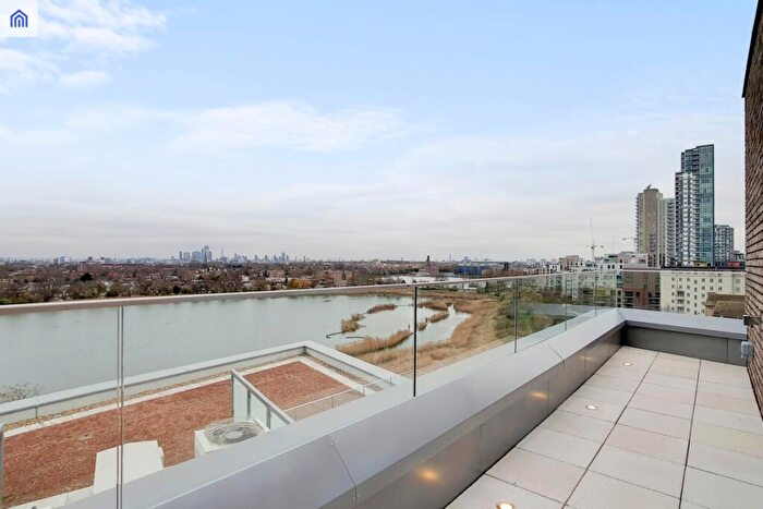 3 Bedroom Apartment For Sale In Sandpiper Building, London, N4
