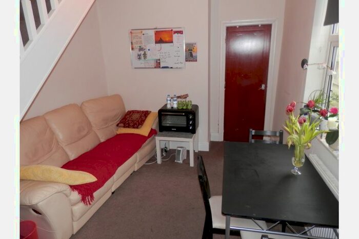 1 Bedroom Flat To Rent In Stirling Road, Edgbaston, Birmingham, B16