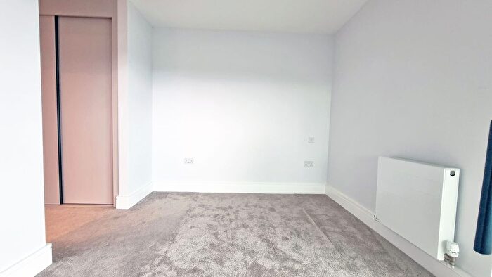 2 Bedroom Flat For Sale In Flagstaff Road, Reading, RG2