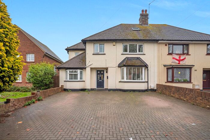 4 Bedroom Semi Detached House For Sale In Freeman Road, Gravesend, Kent, DA12
