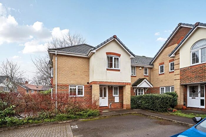 3 Bedroom End Terrace House For Sale In University / Hospital Borders, Berkshire, RG2