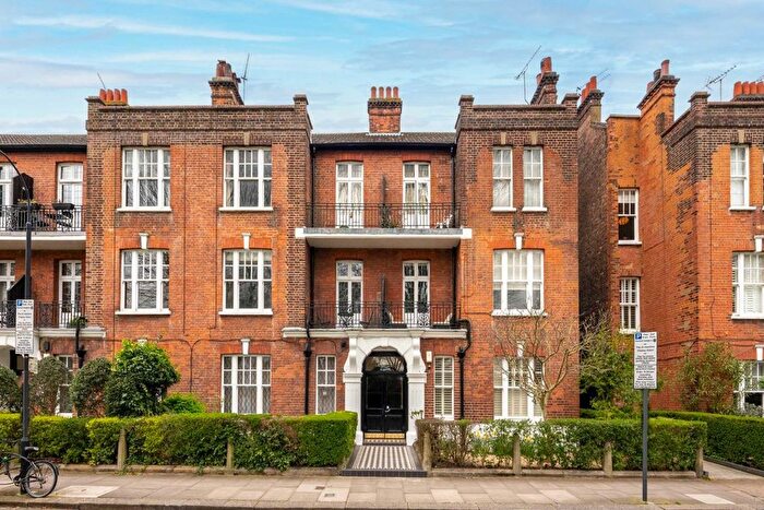 3 Bedroom Flat To Rent In Bishops Park Road, Fulham, SW6