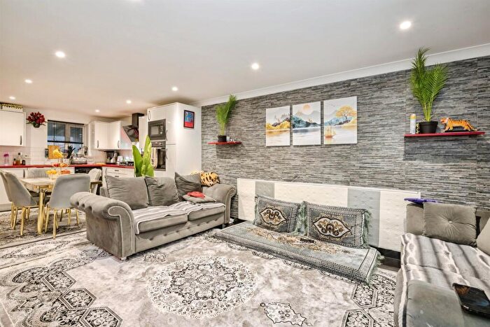 4 Bedroom Terraced House For Sale In Eagle Way, Hampton Centre, Peterborough, PE7