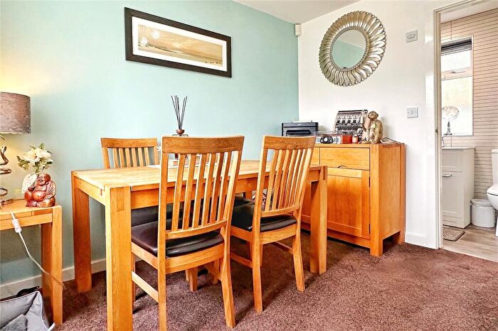 3 Bedroom End Of Terrace House For Sale In Long Lane, Chadderton, Oldham, Greater Manchester, OL9