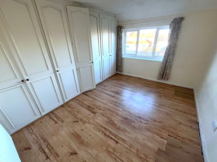 3 Bedroom Semi-Detached House To Rent In Hayhurst Road, Luton, LU4