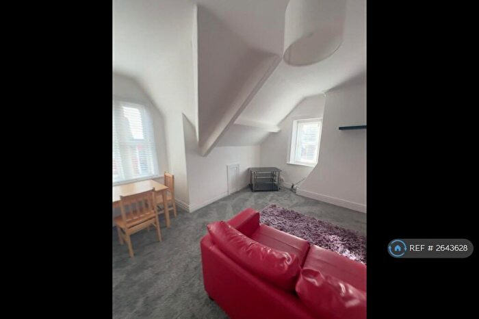 2 Bedroom Flat To Rent In Wingrove Road, Newcastle Upon Tyne, NE4