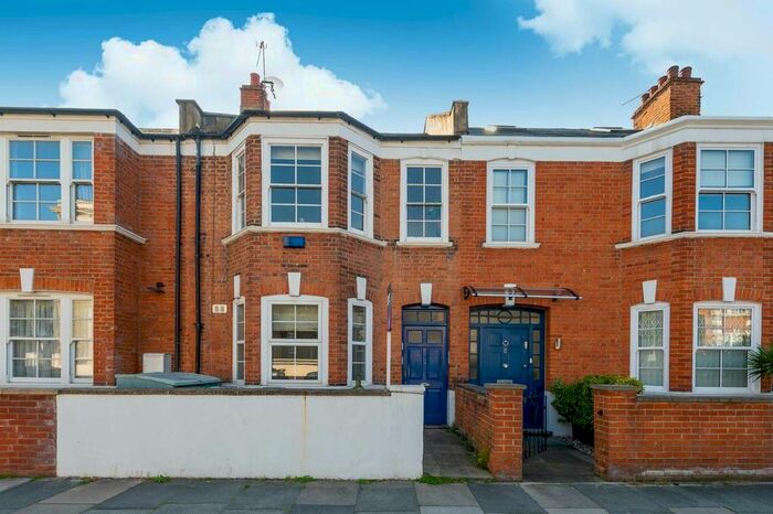 2 Bedroom Flat To Rent In Halford Road, London, SW6