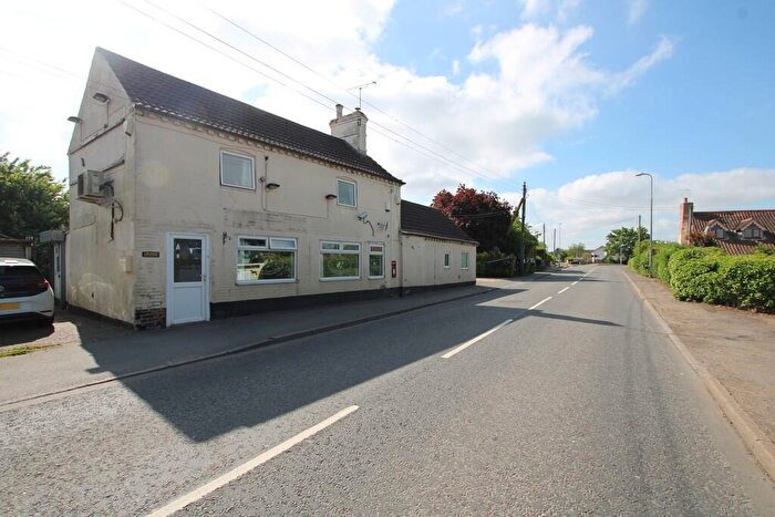 2 Bedroom Detached House For Sale In Main Road, Laughterton, LN1