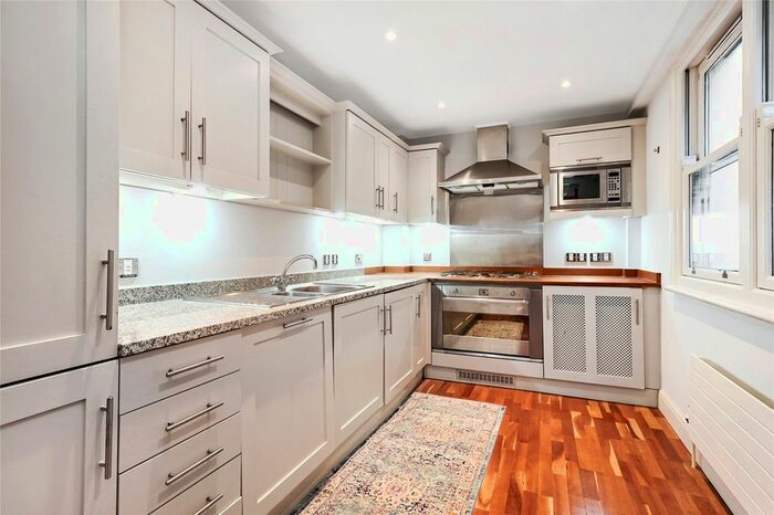 2 Bedroom Flat To Rent In Turner House, 6 Exchange Court, London WC2R