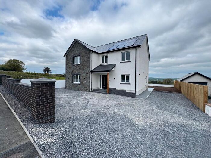 4 Bedroom Detached House For Sale In Llanllwni, Pencader, SA39