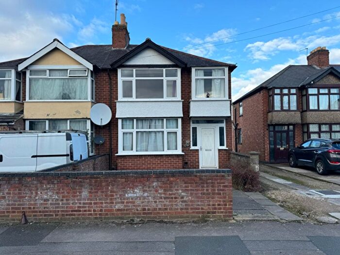 4 Bedroom Semi-Detached House To Rent In Fern Hill Road, Oxford, Oxfordshire, OX4