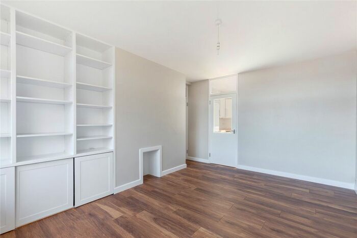 2 Bedroom Flat To Rent In Percy House, Pringle Gardens, London, SW16