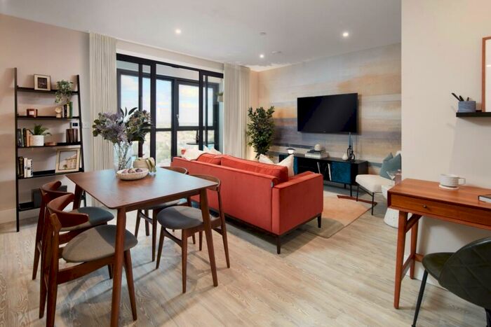 2 Bedroom Apartment To Rent In Pearson Building, London Square, Croydon, CR0