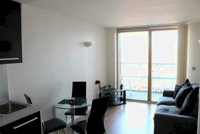 2 Bedroom Flat To Rent In Wellington Quarter, Wellington Street, Leeds, LS1