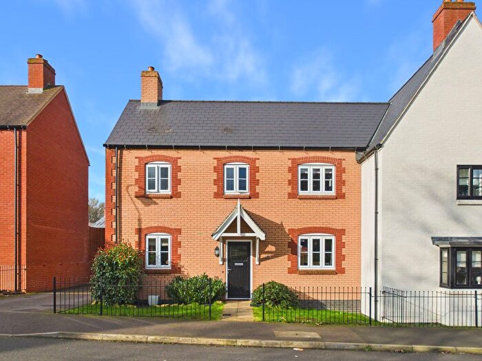 3 Bedroom Semi Detached House For Sale In Newbury Street, Towcester, NN12
