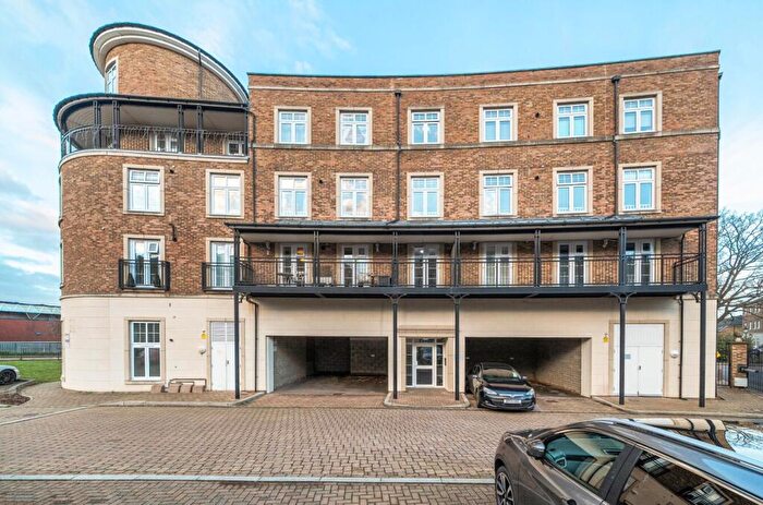 2 Bedroom Apartment For Sale In Jefferson Place, Bromley, BR2