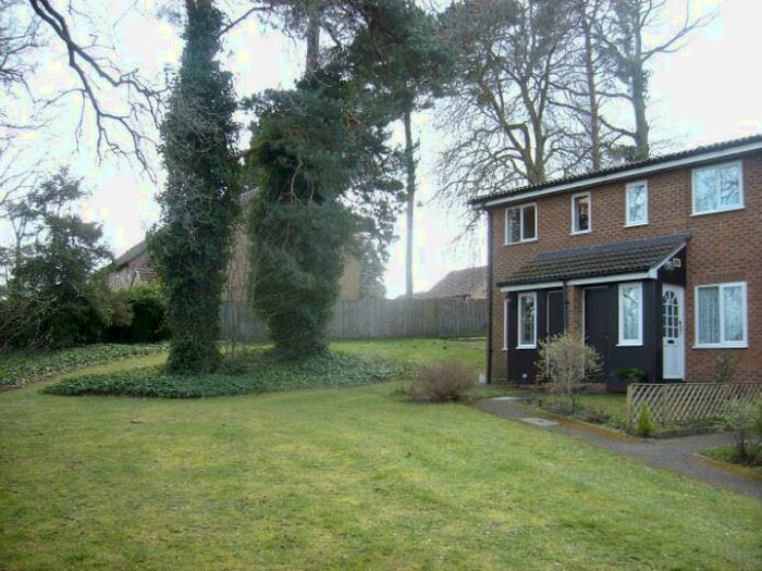 1 Bedroom Terraced House To Rent In The Orchard, Lightwater, GU18