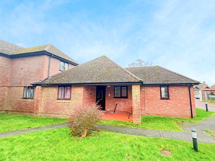 2 Bedroom Flat For Sale In Stonegate Way, Heathfield, TN21