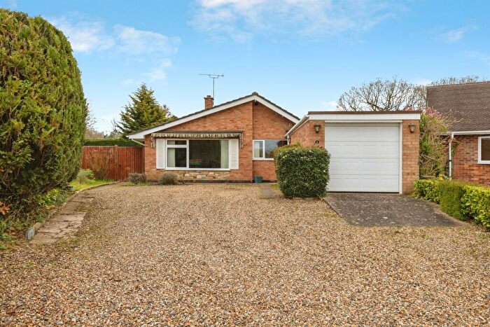 3 Bedroom Detached Bungalow For Sale In Mark Lemmon Close, Norwich, NR4
