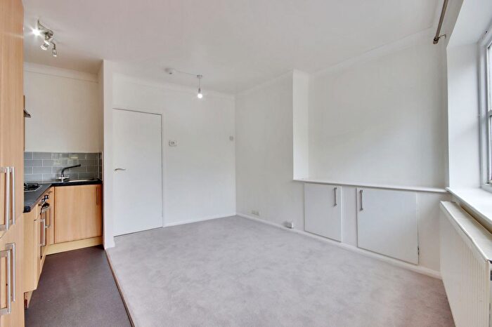 1 Bedroom Flat To Rent In Quarry Road, Tunbridge Wells, TN1