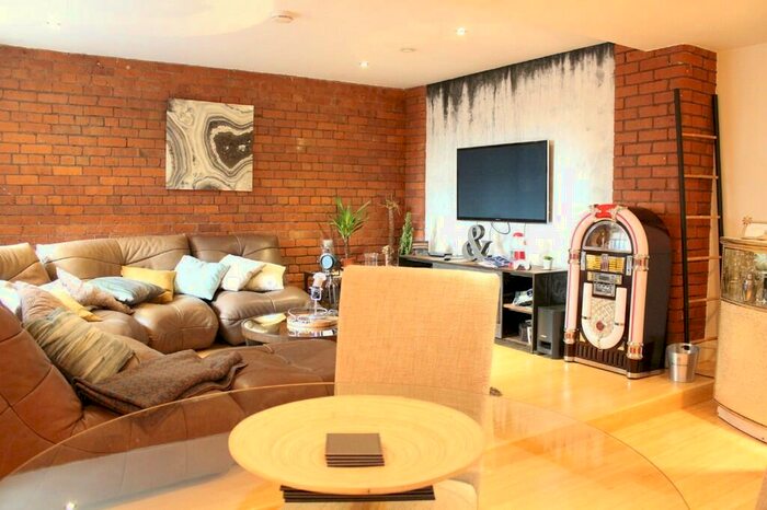 2 Bedroom Apartment To Rent In The Birchin, Joiner Street, M4