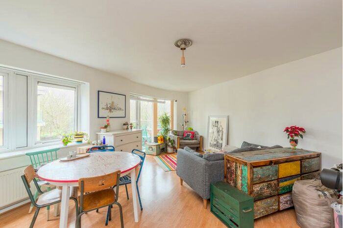 1 Bedroom Flat To Rent In Goldsmiths Row, Bethnal Green, E2