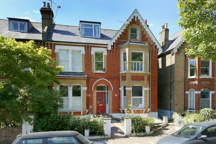 1 Bedroom Apartment To Rent In Marmora Road, SE22