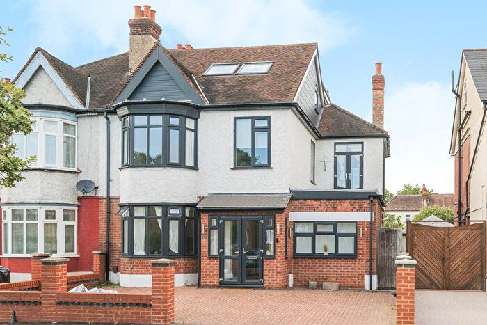 7 Bedroom Semi-Detached House For Sale In Crantock Road, Catford, London, SE6