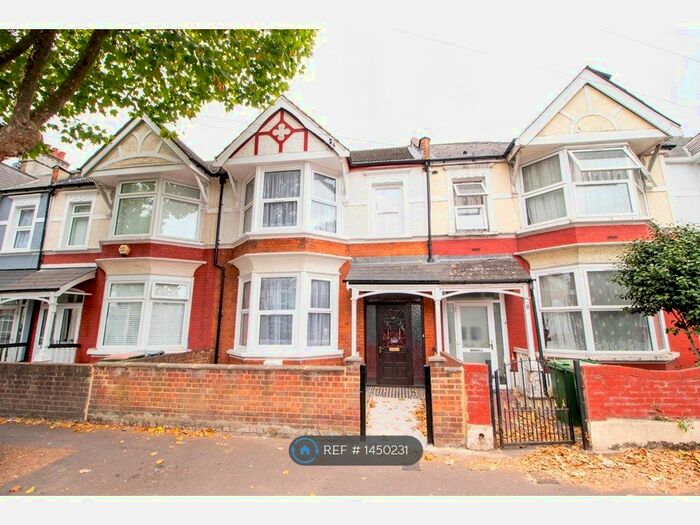 4 Bedroom Detached House To Rent In Hatherley Gardens, London, E6