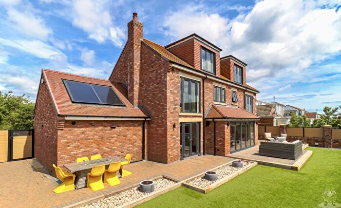 6 Bedroom Detached House For Sale In Markham Avenue, Sunderland, SR6