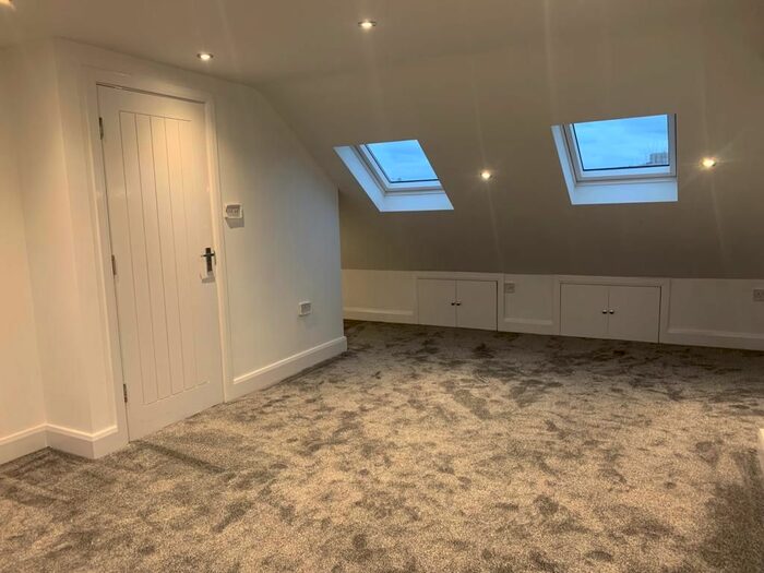 3 Bedroom Flat To Rent In Hamilton Road, London, NW10