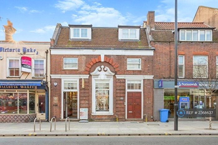 1 Bedroom Flat To Rent In Glassbank Court, Barnet, EN5