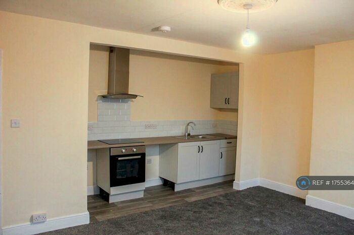 2 Bedroom Flat To Rent In Caen Street, Braunton, EX33
