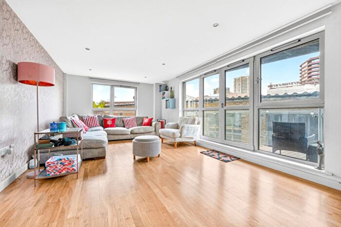 2 Bedroom Flat To Rent In Southgate Road, De Beauvoir Town, N1