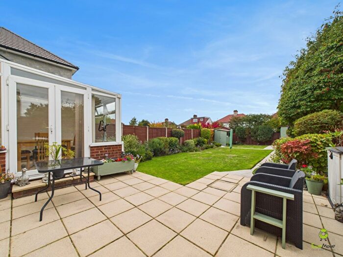 5 Bedroom Semi Detached House For Sale In Little Heath Road, Bexleyheath, Kent, DA7