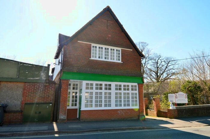 1 Bedroom Flat To Rent In Station Road, Liss, GU33