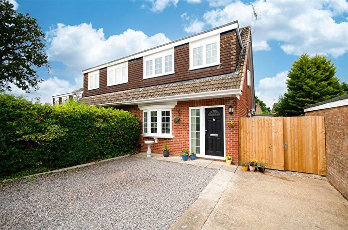 3 Bedroom Semi-Detached House For Sale In Monarch Way, West End, Southampton, SO30