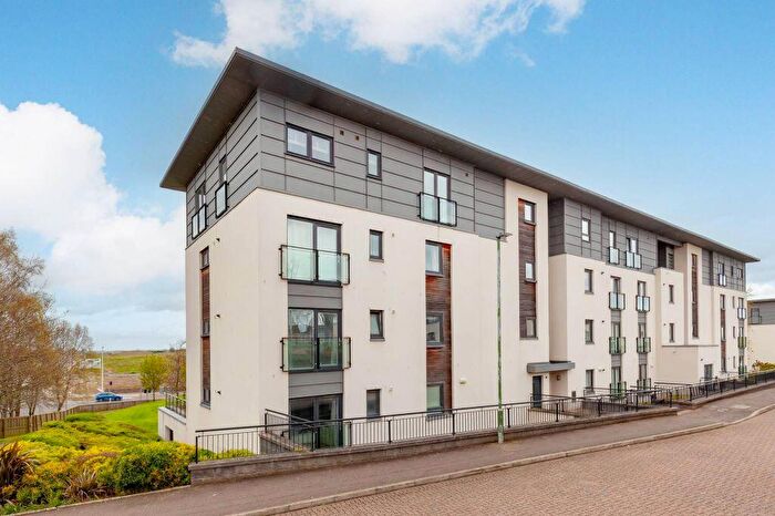 2 Bedroom Flat For Sale In / Burnbrae Park, Edinburgh, EH12