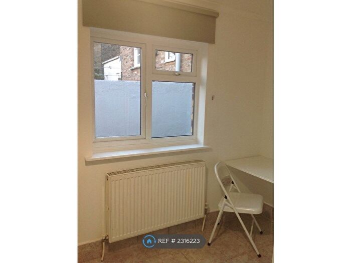 Studio To Rent In Caledonian Road, London, N1