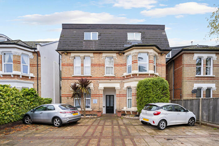 1 Bedroom Apartment To Rent In Amber Court, The Avenue, Surbiiton, Surrey, KT5