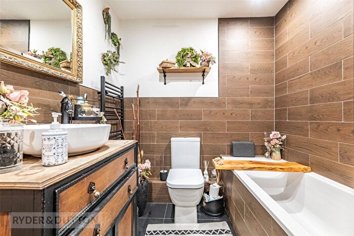 2 Bedroom Flat For Sale In Bishopdale Court, Halifax, West Yorkshire, HX1