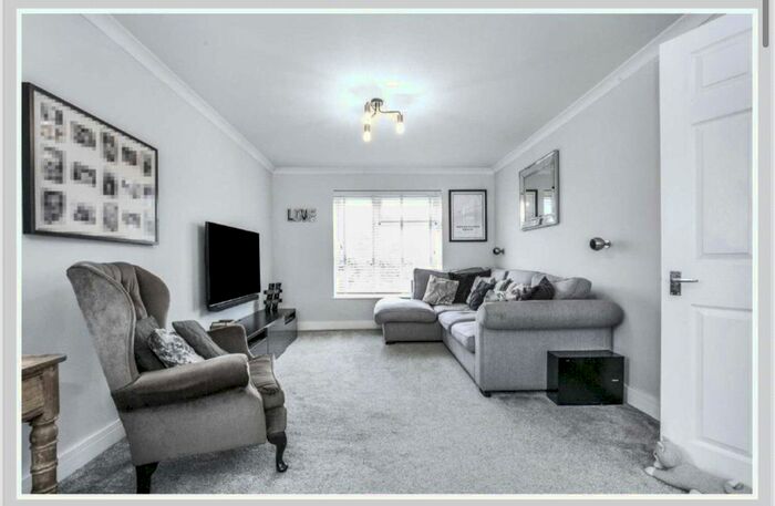 2 Bedroom Flat To Rent In Harrington Court, Hertford Heath, Hertford, SG13