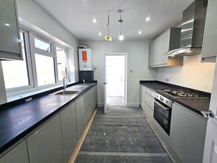 4 Bedroom Terraced House To Rent In Pulleyns Avenue, London, E6