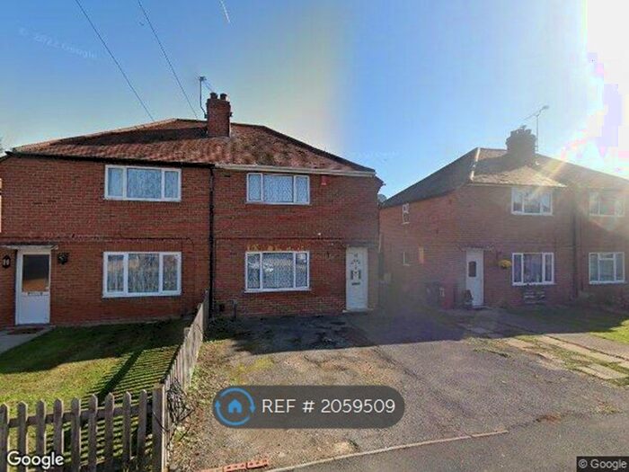3 Bedroom Semi-Detached House To Rent In Canterbury Avenue, Slough, SL2