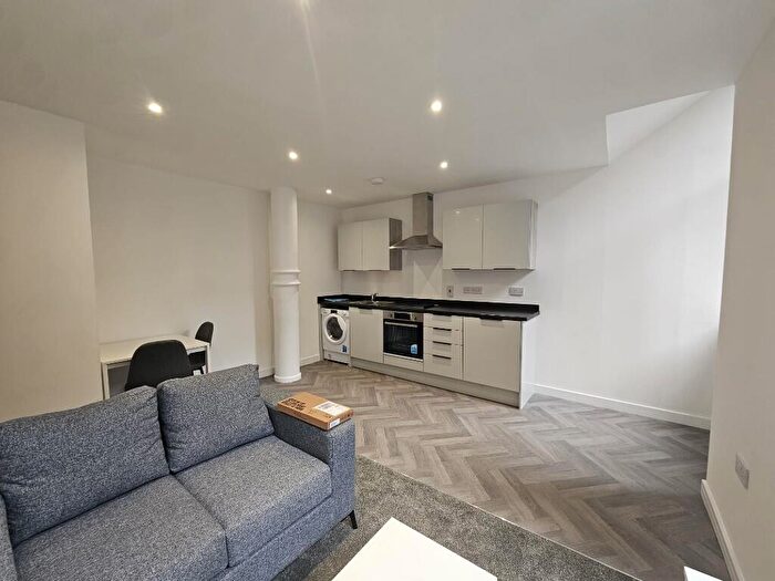 1 Bedroom Apartment To Rent In Duke Street, Bradford, West Yorkshire, BD1