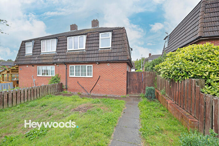3 Bedroom Semi-Detached House To Rent In Yew Place, Newcastle, ST5