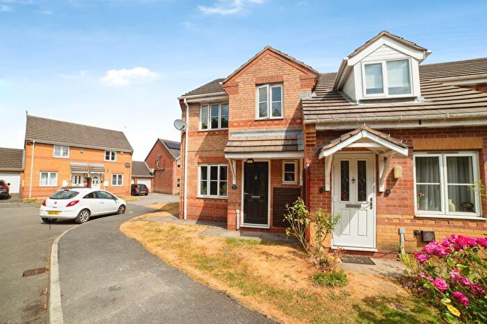 3 Bedroom Semi-Detached House For Sale In Pinewood Close, Alfreton, DE55