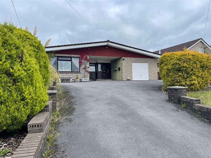 2 Bedroom Bungalow For Sale In Heol Y Parc, Cefneithin, Llanelli, SA14